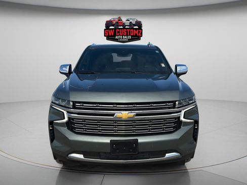 Used 2023 Chevrolet Suburban Premier image 2