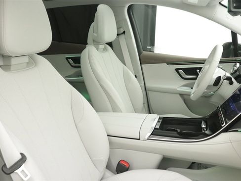 New 2026 Mercedes-Benz EQE 320+ SUV image 9