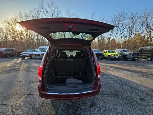 Used 2019 Dodge Grand Caravan GT image 19