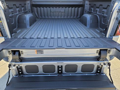 New 2026 GMC Sierra 1500 AT4 w/ AT4 Premium Package AWD/4WD image 22