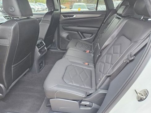 Used 2025 Volkswagen Atlas Cross Sport SE image 27