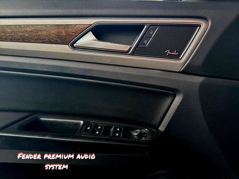 Used 2018 Volkswagen Atlas SEL Premium image 11