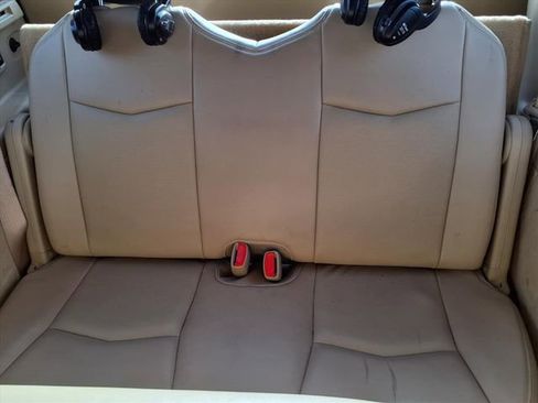 Used 2006 Cadillac SRX w/ Seating Package image 8