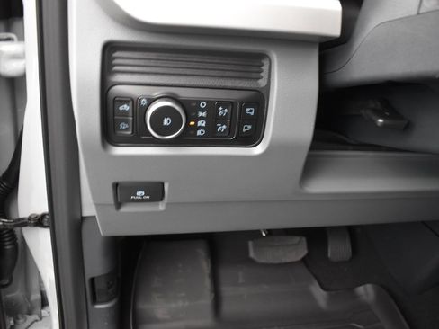 New 2026 Ford F250 XLT w/ XLT Premium Package RWD image 13