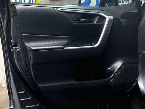 Used 2023 Toyota RAV4 LE FWD image 9