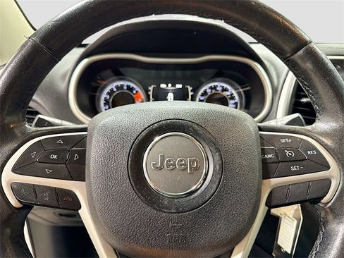 Used 2017 Jeep Cherokee Latitude image 13