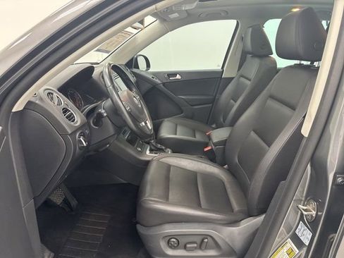 Used 2017 Volkswagen Tiguan Wolfsburg Edition image 21