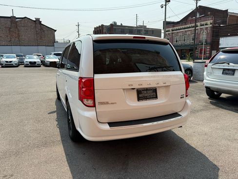 Used 2018 Dodge Grand Caravan GT FWD image 4