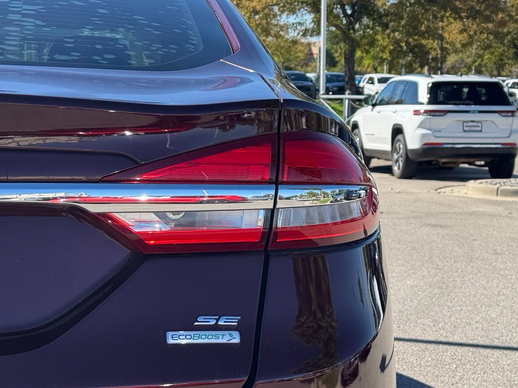 Used 2017 Ford Fusion SE w/ Fusion SE Technology Package FWD image 33