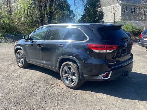 Used 2019 Toyota Highlander Limited Platinum image 6