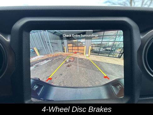 Used 2021 Jeep Gladiator Willys image 24