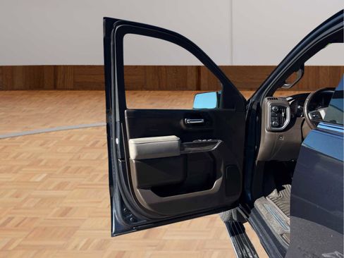 Used 2022 Chevrolet Silverado 1500 LTZ image 9