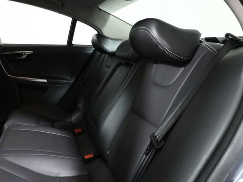 Used 2017 Volvo S60 T5 Dynamic image 5