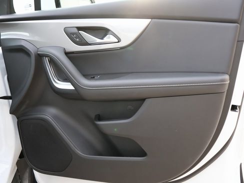 Used 2025 Chevrolet Blazer LT image 8