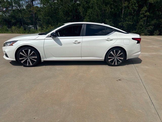Used 2021 Nissan Altima 2.5 SR w/ SR Premium Package FWD image 4