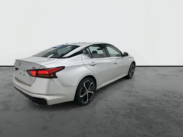 Used 2025 Nissan Altima 2.5 SR FWD image 3