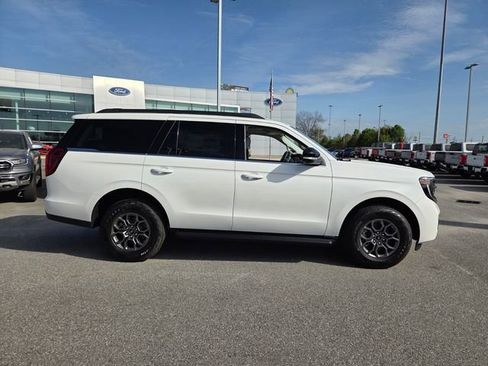 New 2026 Ford Expedition Active RWD image 12