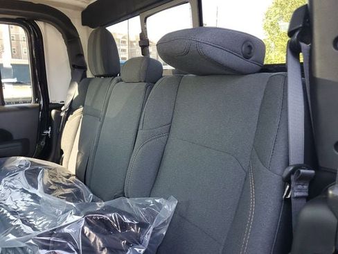 New 2025 Jeep Gladiator Sport image 14