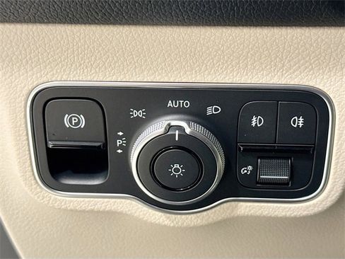 Certified 2025 Mercedes-Benz GLB 250 4MATIC image 10