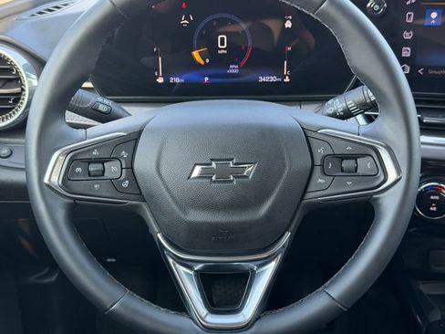 Used 2025 Chevrolet Trax ACTIV w/ Sunroof Package FWD image 26