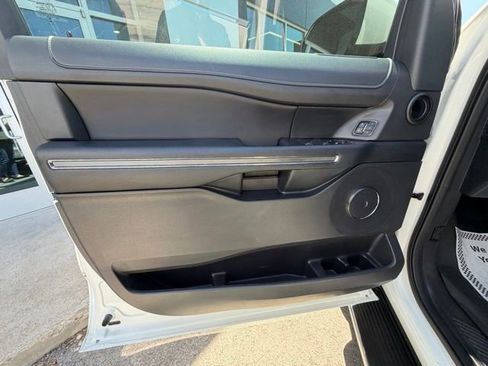 Used 2023 Ford Expedition XLT RWD image 15