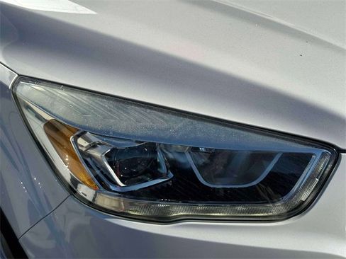 Used 2017 Ford Escape Titanium image 9