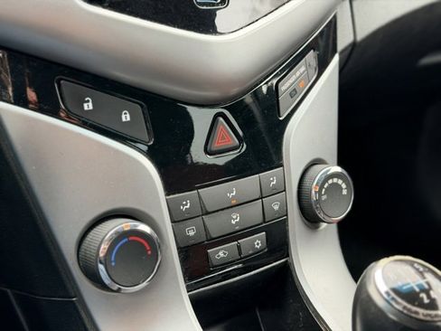Used 2013 Chevrolet Cruze LT w/ All-Star Edition image 13