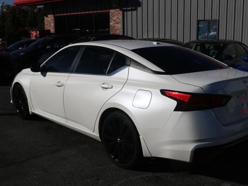 Used 2020 Nissan Altima 2.5 SR FWD image 6