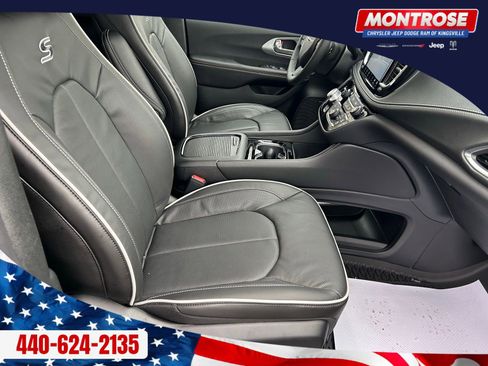 New 2026 Chrysler Pacifica Limited w/ Uconnect Theater Family Group AWD/4WD image 29