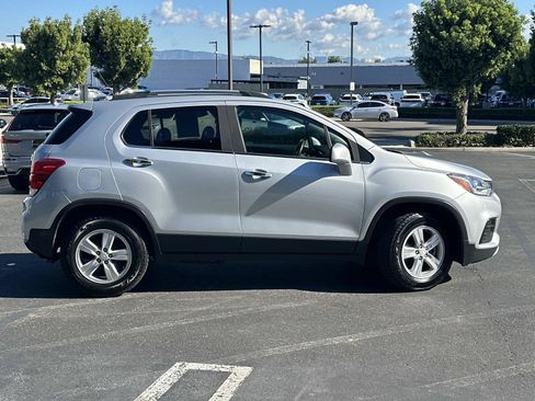 Used 2019 Chevrolet Trax LT w/ Driver Confidence Package image 3