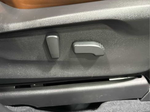 Used 2020 Subaru Ascent Touring image 33