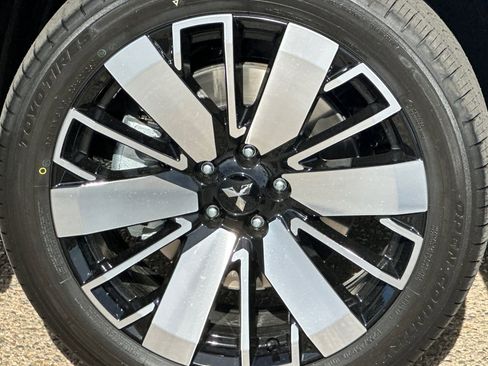 New 2026 Mitsubishi Outlander SEL image 26