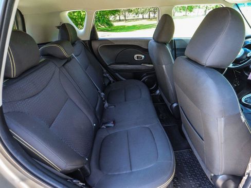 Used 2014 Kia Soul + FWD image 30