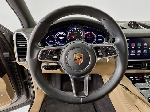 Used 2023 Porsche Cayenne S image 15