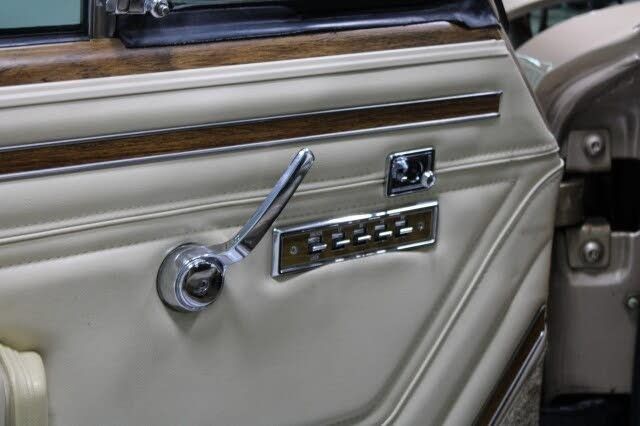 Used 1989 Jeep Grand Wagoneer AWD/4WD image 45