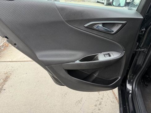 Used 2017 Chevrolet Malibu LT image 14