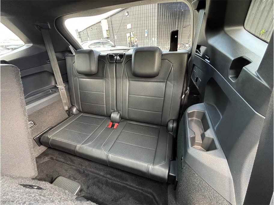 Used 2019 Volkswagen Tiguan SEL Premium R-Line FWD image 40