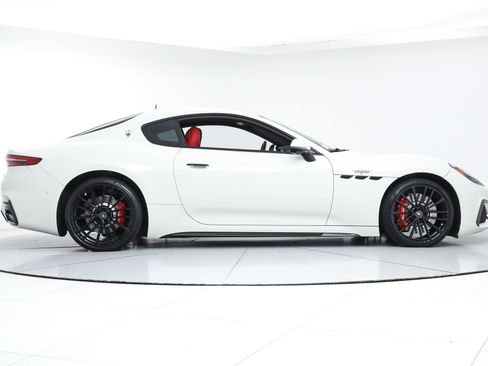Certified 2024 Maserati GranTurismo Trofeo image 6
