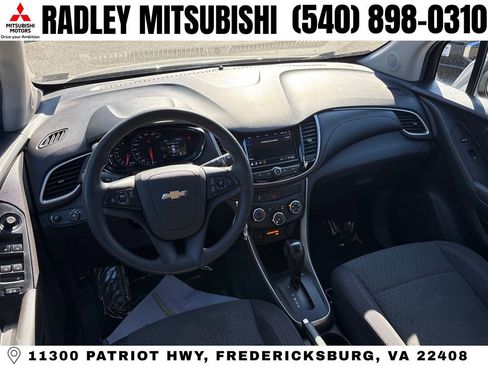 Used 2020 Chevrolet Trax LS w/ Tint and Cruise Package FWD image 11