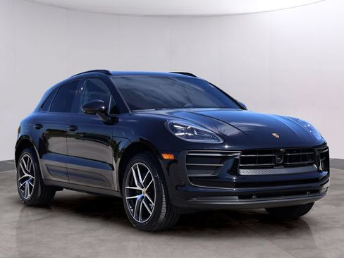 Used 2026 Porsche Macan AWD/4WD image 11