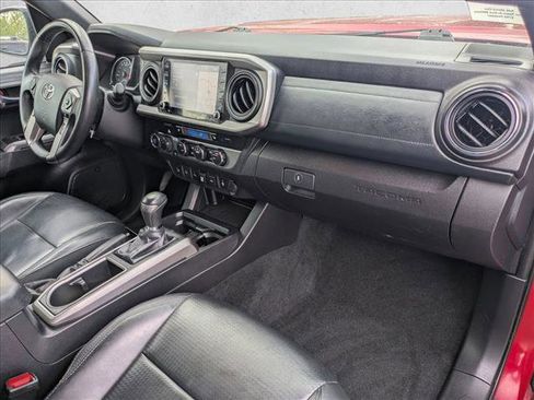 Used 2020 Toyota Tacoma Limited AWD/4WD image 22