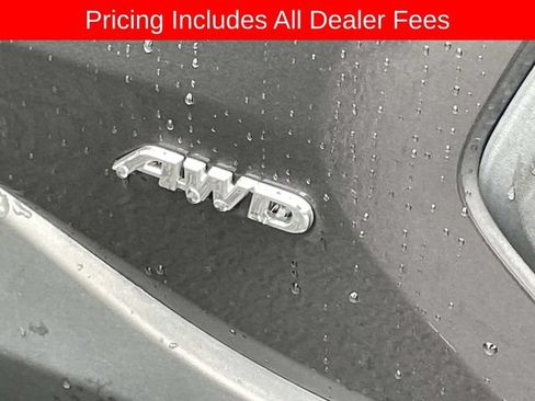 Used 2022 Toyota RAV4 LE AWD/4WD image 3