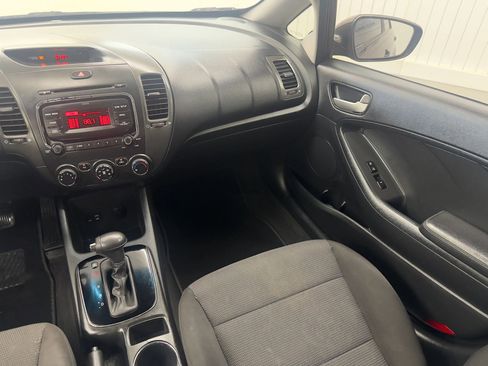 Used 2018 Kia Forte LX image 16