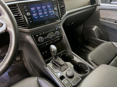 Used 2022 Volkswagen Atlas SE image 26