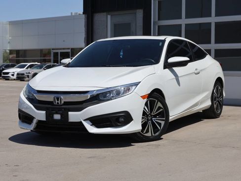 Used 2017 Honda Civic EX-T image 3