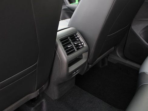 New 2025 Volkswagen Tiguan SE R-Line AWD/4WD image 9