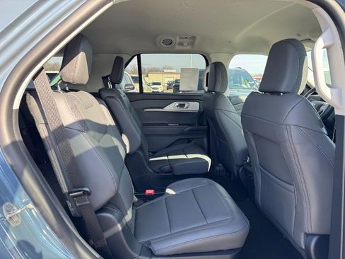 New 2026 Ford Explorer Active w/ Active Comfort Package image 5
