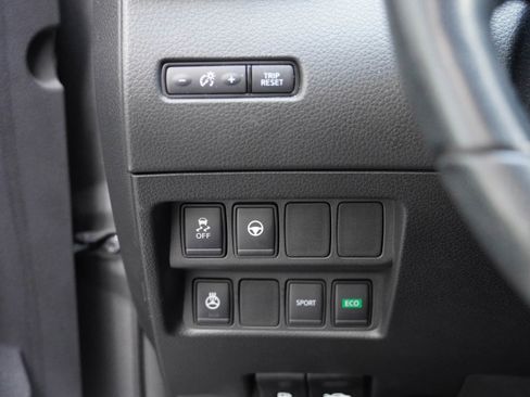 Used 2021 Nissan Rogue Sport SV w/ Technology Package FWD image 16