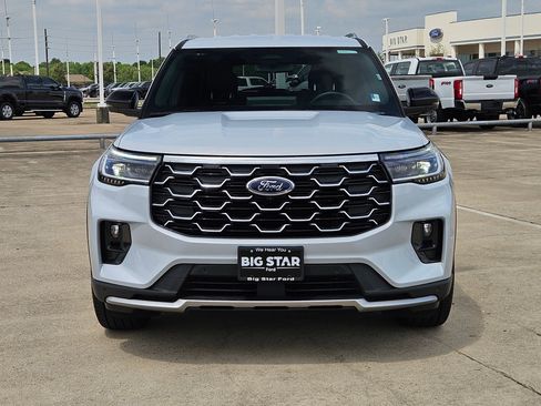 Used 2026 Ford Explorer Platinum w/ LUX Leather Package AWD/4WD image 10