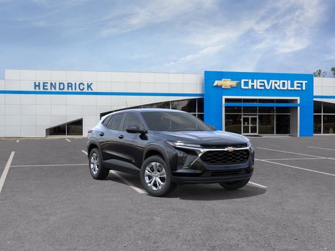 New 2026 Chevrolet Trax LS FWD image 2